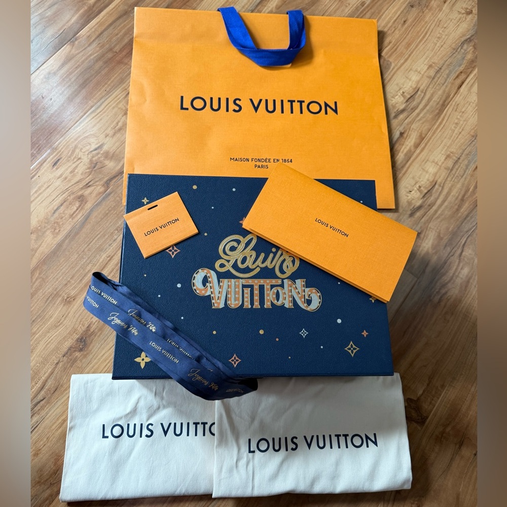 **Brand New** Louis Vuitton Silhouette Ankle Boots - Picture 6 of 9